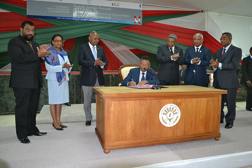 Signature de l'engagement par le Chef de l'Etat de Madagascar